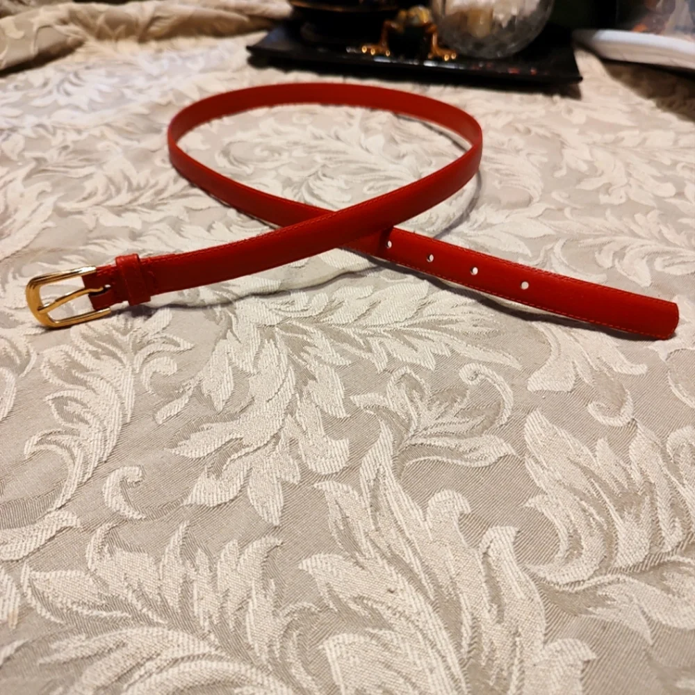 🍒 Lovely Vintage 70's Cherry Red Genuine Bonded Leather & Gold Belt - M/L - Picture 2 of 16